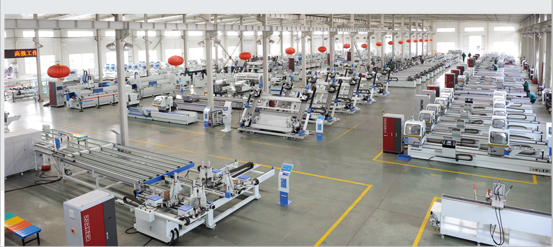 鋁型材加工中心車間