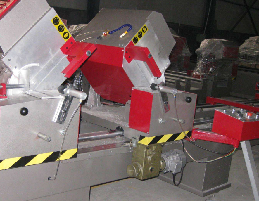 斷橋鋁門窗設備